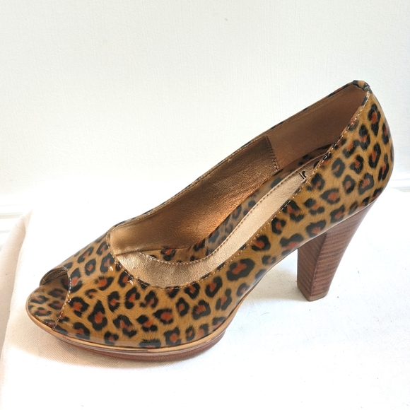 Leather leopard print heels by Sofft - Picture 8 of 13